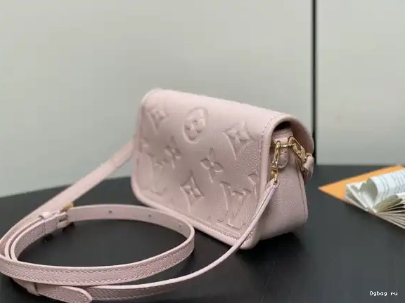 VUITTON Diane-19*10.5*6 Nano LOUIS CM 0701
